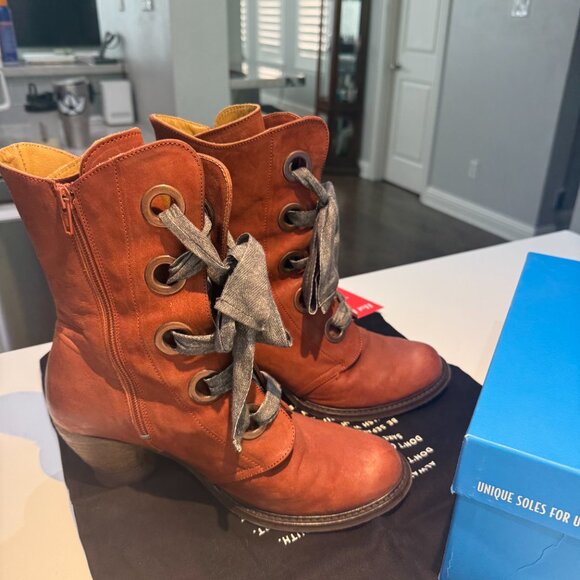 USED John Fluevog Gladstone Boots (brown) - Size 11 - Picture 3 of 11